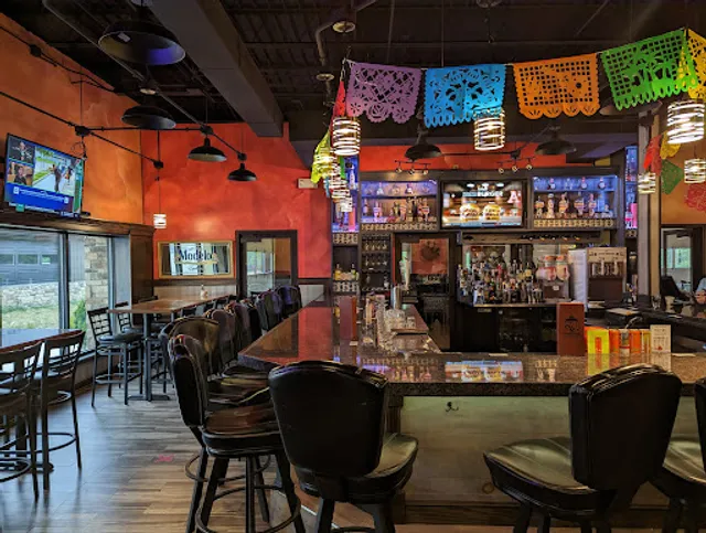 Tlaquepaque - Oakwood Square