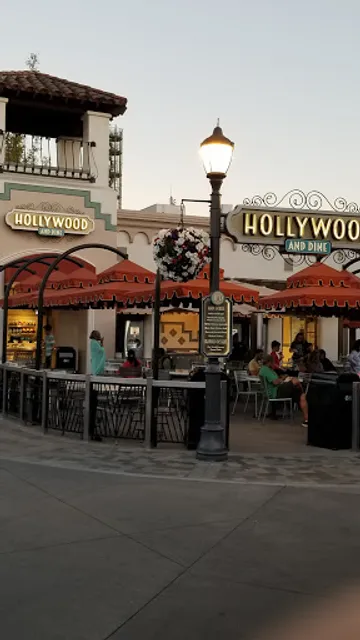Hollywood & Dine