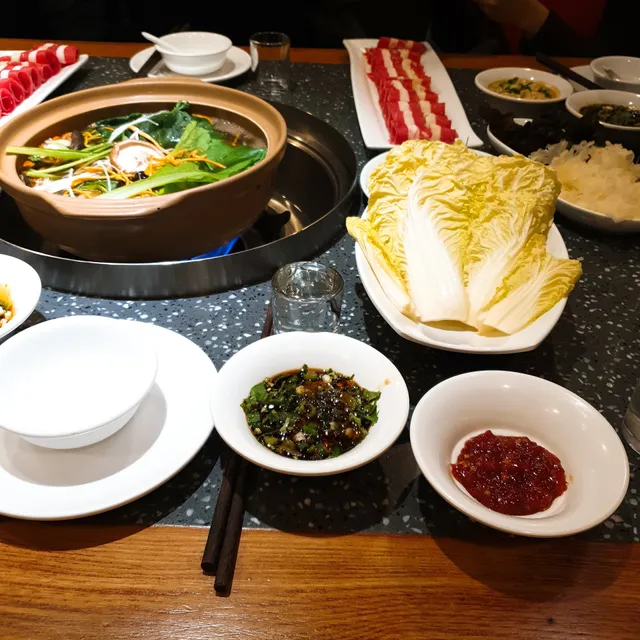 Huasheng Mountain City Hot Pot