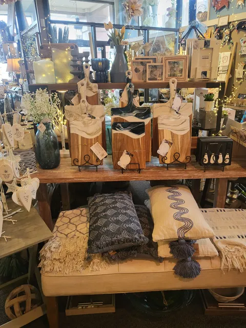 RIver Bank Gifts & Decor
