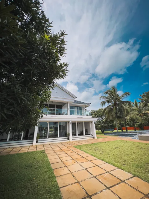 Riveria Portico by ohstayz