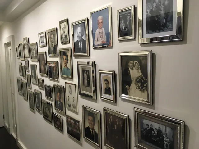 New York Picture Hanging