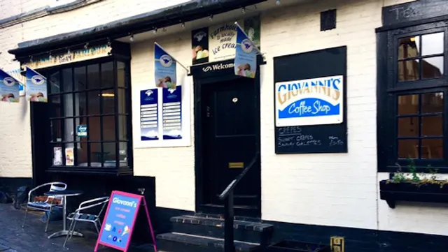 Giovanni's, Ice Cream Coffee and Crêpes.