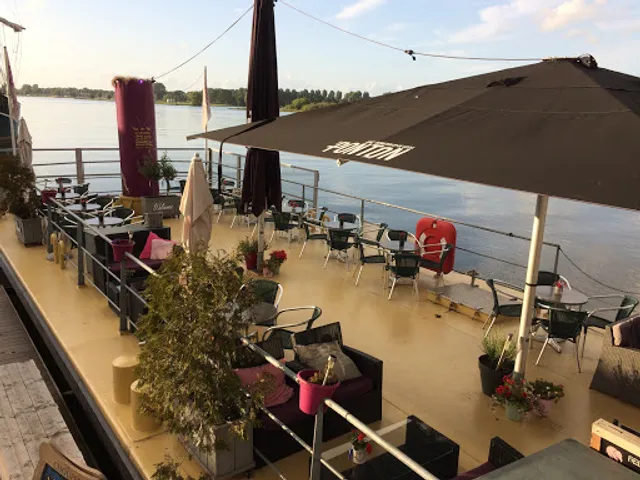 Cocktail en speciaalbiercafe 't Ponton