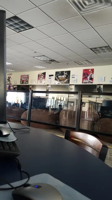 Q-zone Movie Theater