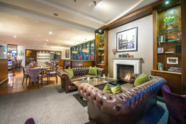 The New Yorker Bar & Restaurant