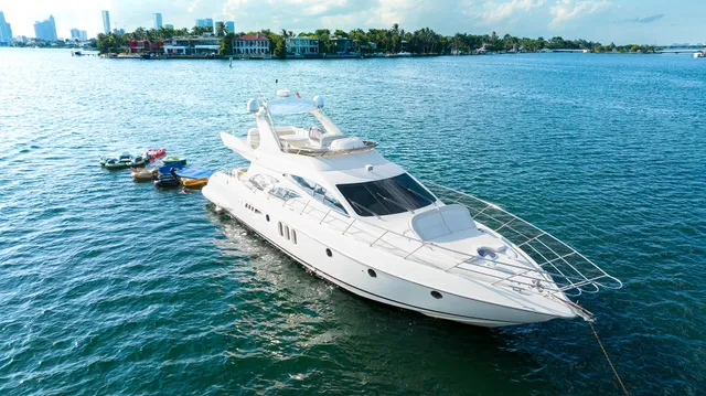 UNIQ Miami Yacht Charters