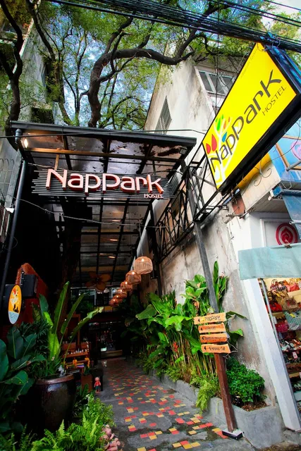 NapPark Hostel @ Khao San