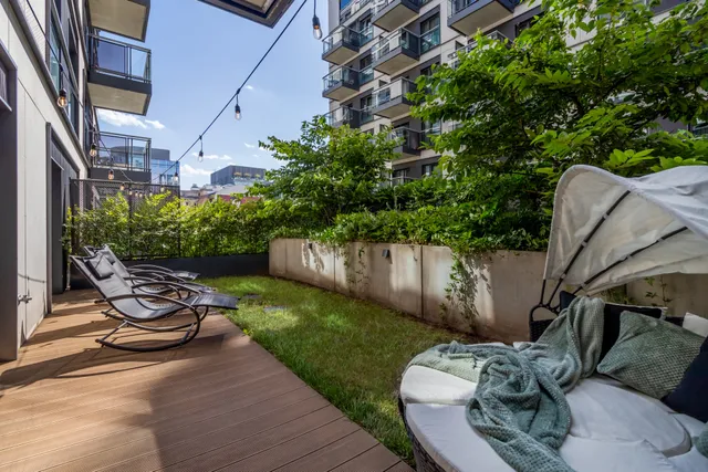 Urban Chic – Luxury Stay at Mennica Residence Warsaw