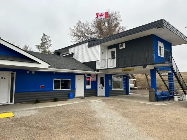 Riverside Motel & Suites