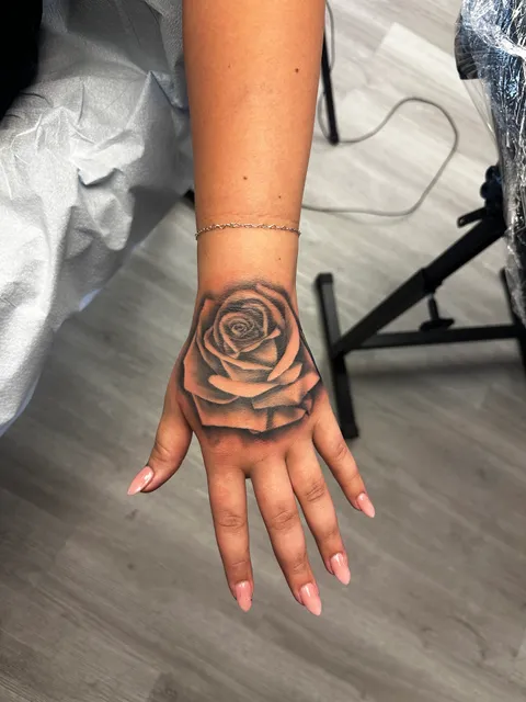 Center Left Tattoo studio