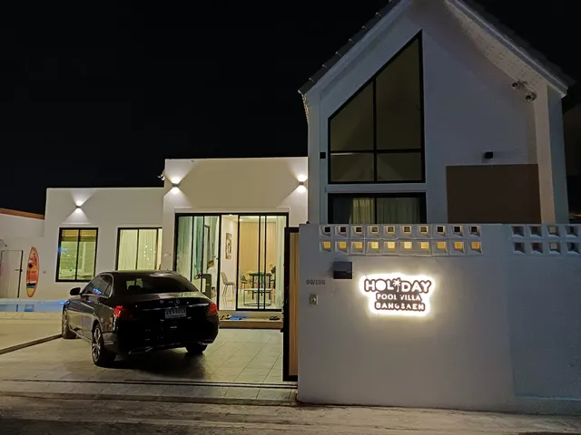 Holiday Pool Villa Bangsean