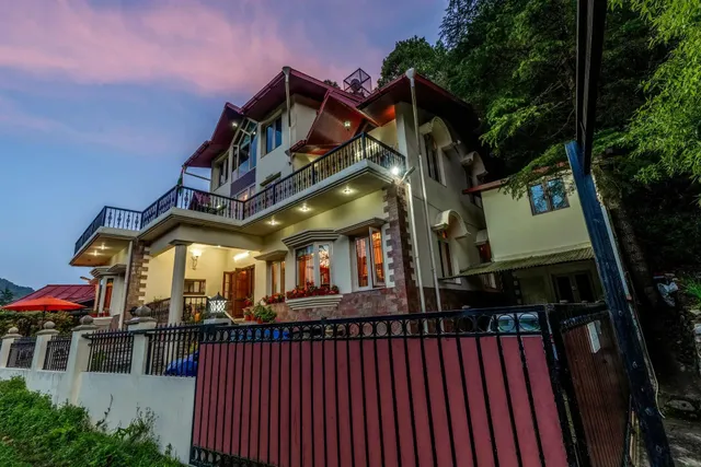 ELIVAAS The Meadow - Villa in Nainital | 3 BHK Villa with Entertainment Lounge