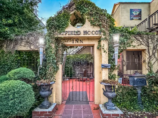 Hatfield McCoy Resort Inn, Wingo's Grill & The Real McCoy Trails