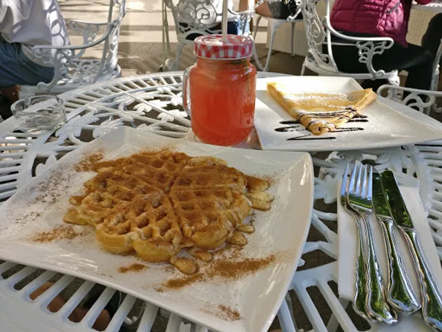 Crêpe & Waffle Paradise