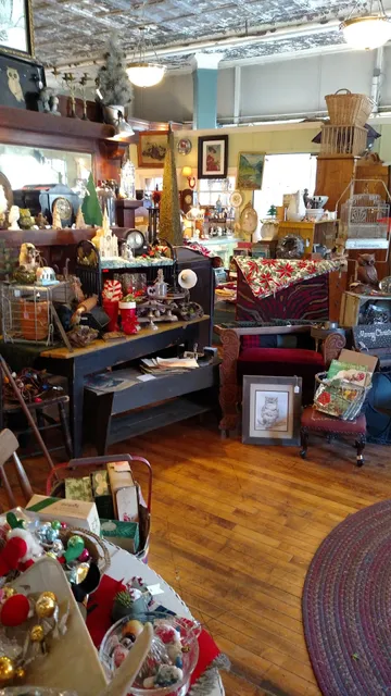 Farm Girl Art and Antiques