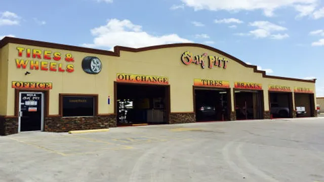 Slik Pitt - East Edinburg Ave