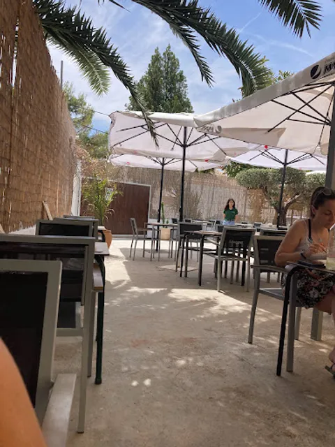 La Siesta Salines Restaurant & Hostel