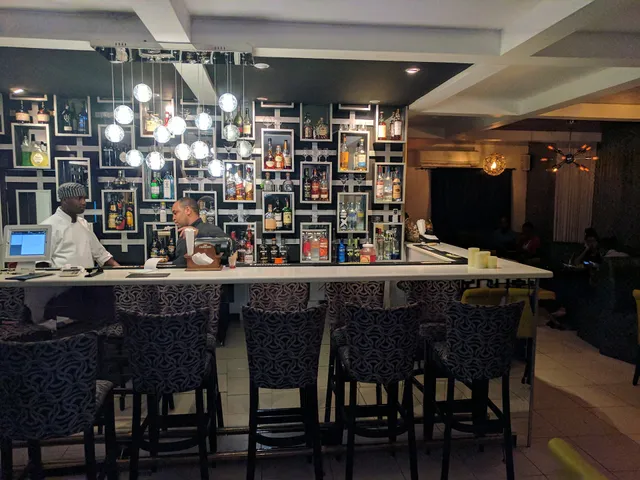 Oak Wine Bar & Cocktail Lounge