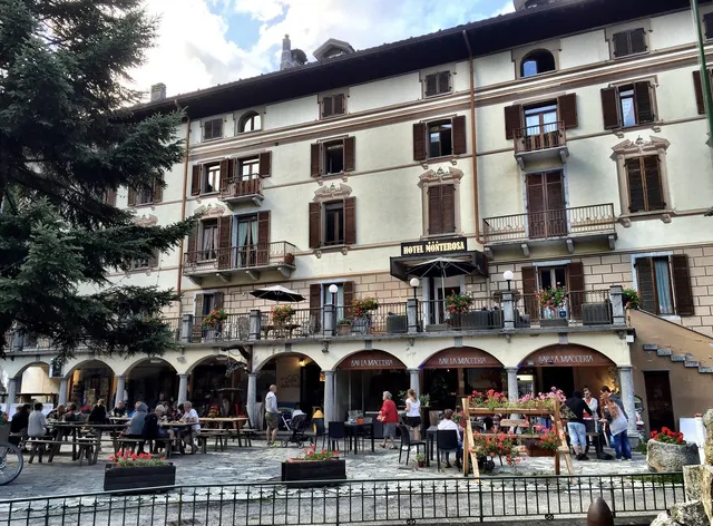 Hotel Monterosa