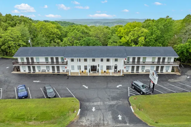 Autumn Creek Branson Inn