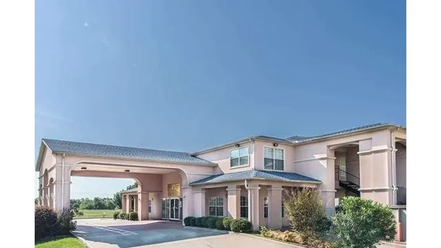 Super 8 by Wyndham Greenville