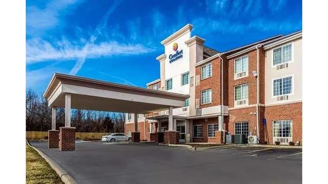 Comfort Inn & Suites Dayton North