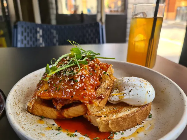 L Ü C K Y - RAMEN | SUSHI | COCKTAILS