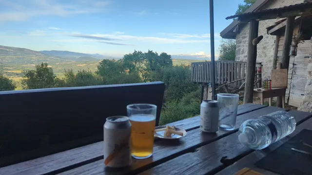 Chalet Eco Refuge de Montailloux Restauration dejeuner diner Montagne Bugey Savoie