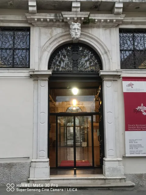 Palača Belgramoni-Tacco