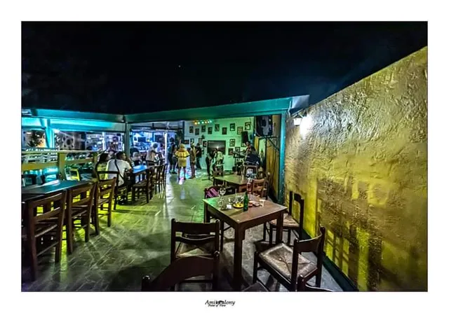 Vosporos Garden Restaurant & Live Music