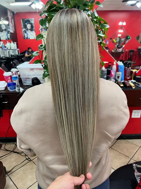 Manuel's Beauty Salon & Barber Shop