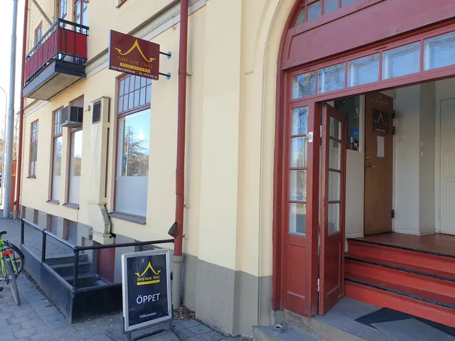 Tam Nak Thai Restaurang, Strykjärnet