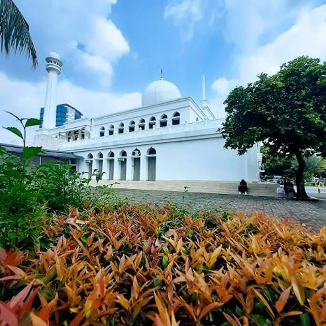 Al Azhar Memorial Garden