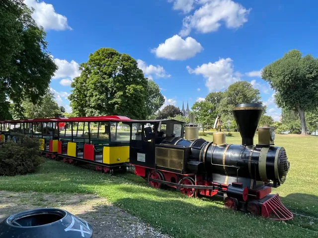 Kleinbahn im Rheinpark