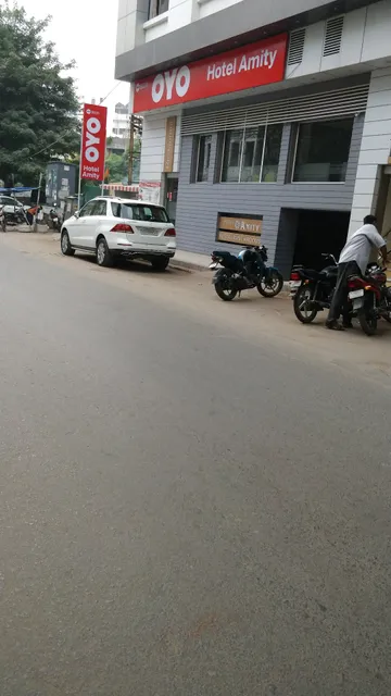OYO 11007 Hotel Amity