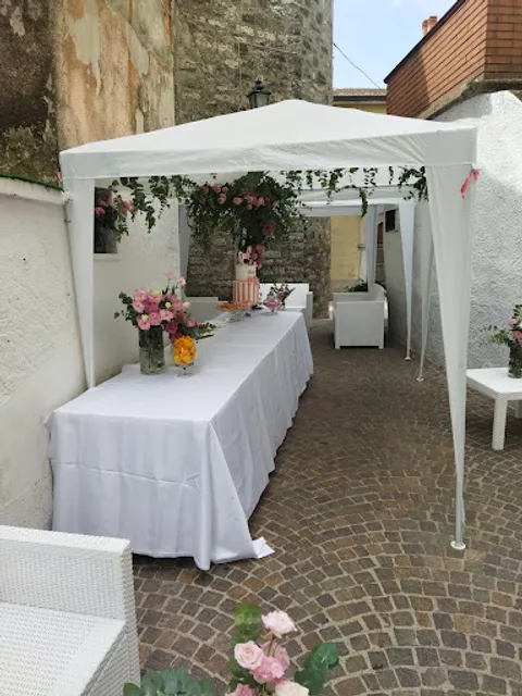 Bar Massimo e le Favole di Pina