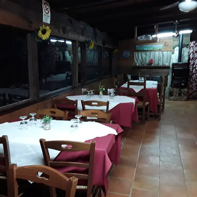 PUNTOLAGO Ristorante,Pinseria,Braceria,sosta camper