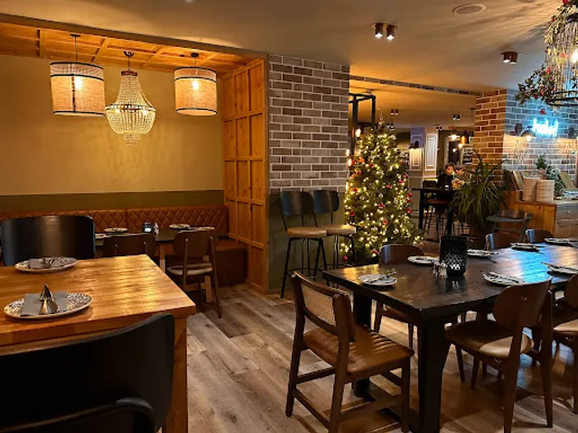 Los Amigos Restaurant & Tapas Bar