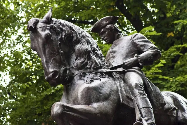 Paul Revere Statue