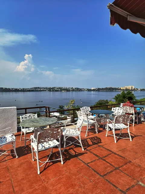 Wind And Waves Restaurant