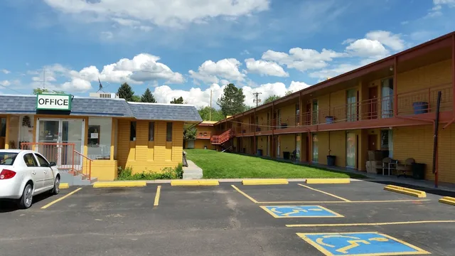 Essex House Motel