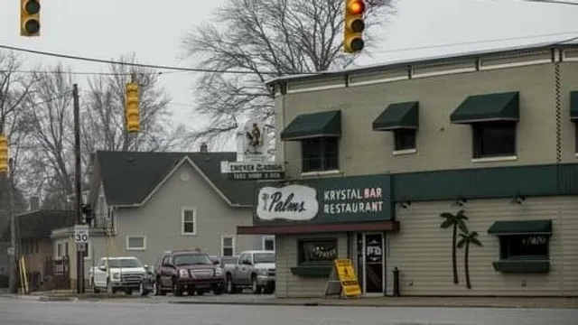 Palms Krystal Bar & Grill/Chicken in the Rough