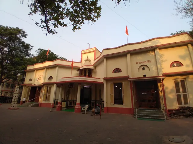 Parleshwar Mandir