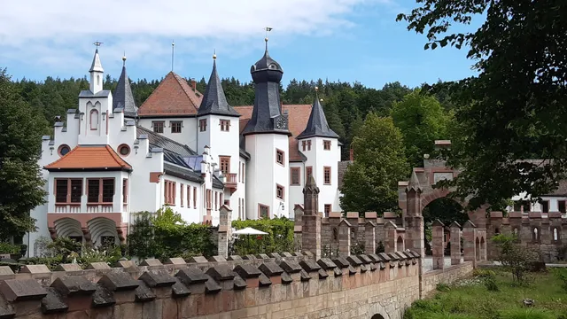 Schloss „Zur Fröhlichen Wiederkunft“ Wolfersdorf