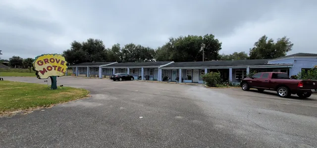 Grove Motel