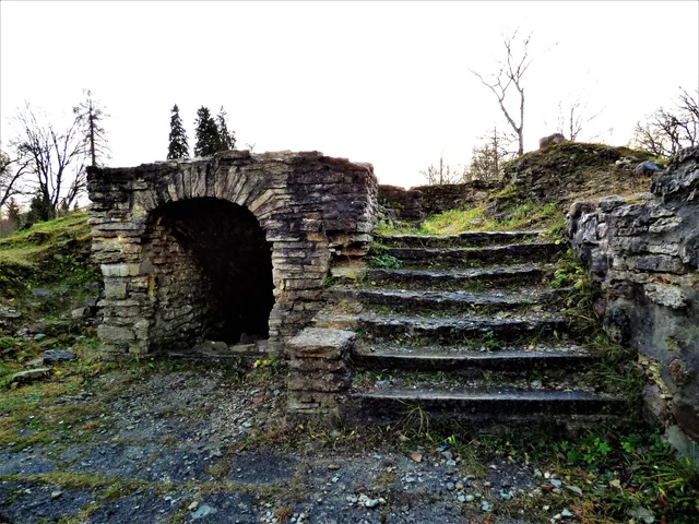 Keila väikelinnuse varemed