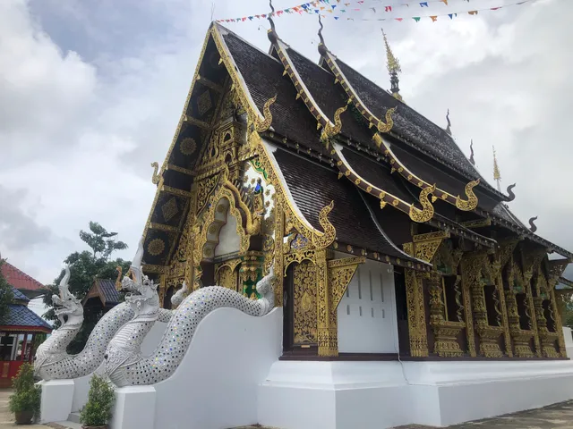 Wat Ban San Pa Muang