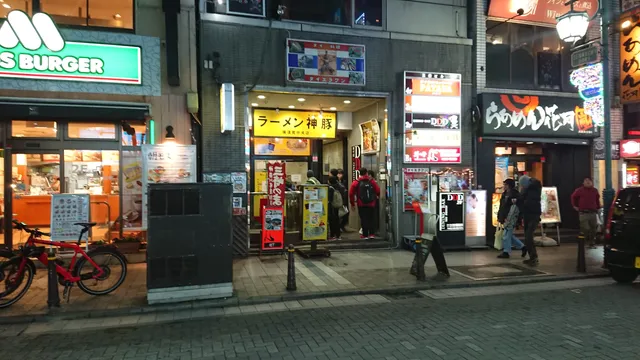 Rāmen Kami Buta Yokosuka Chūō