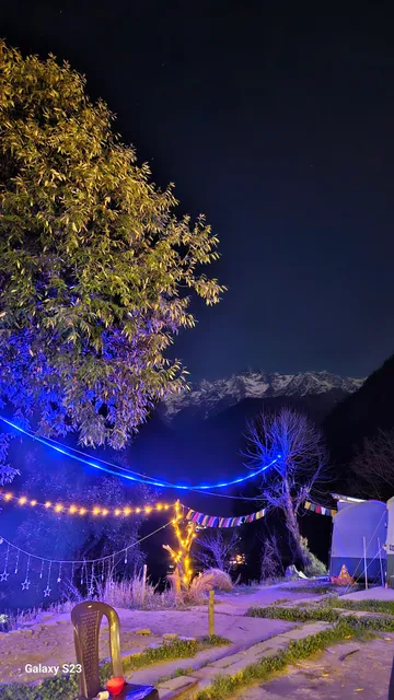 Moonlight huts and camps